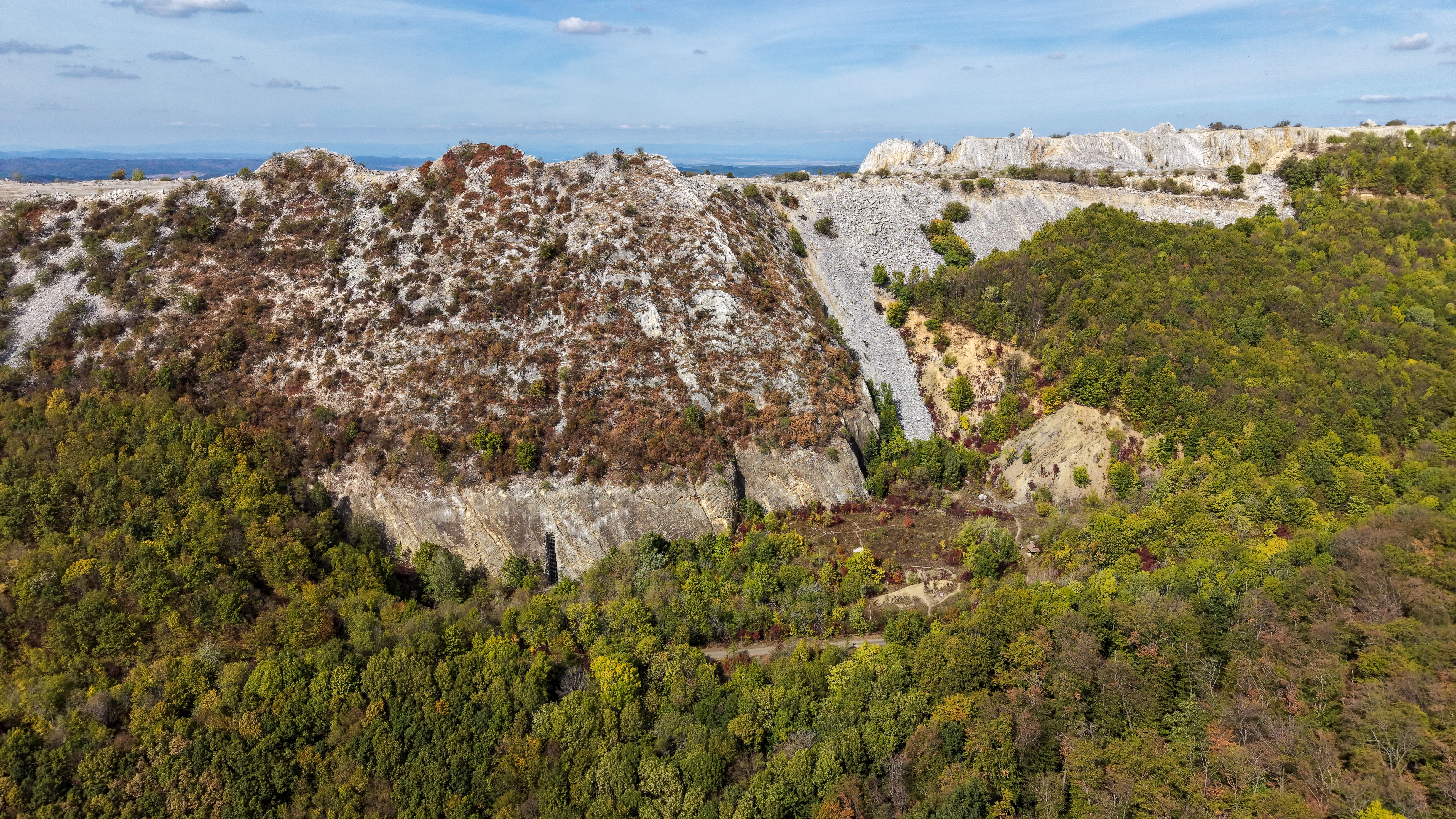 Bél-kő: egy különleges hegy új fejezete – via ferrata épül a Bükkben
